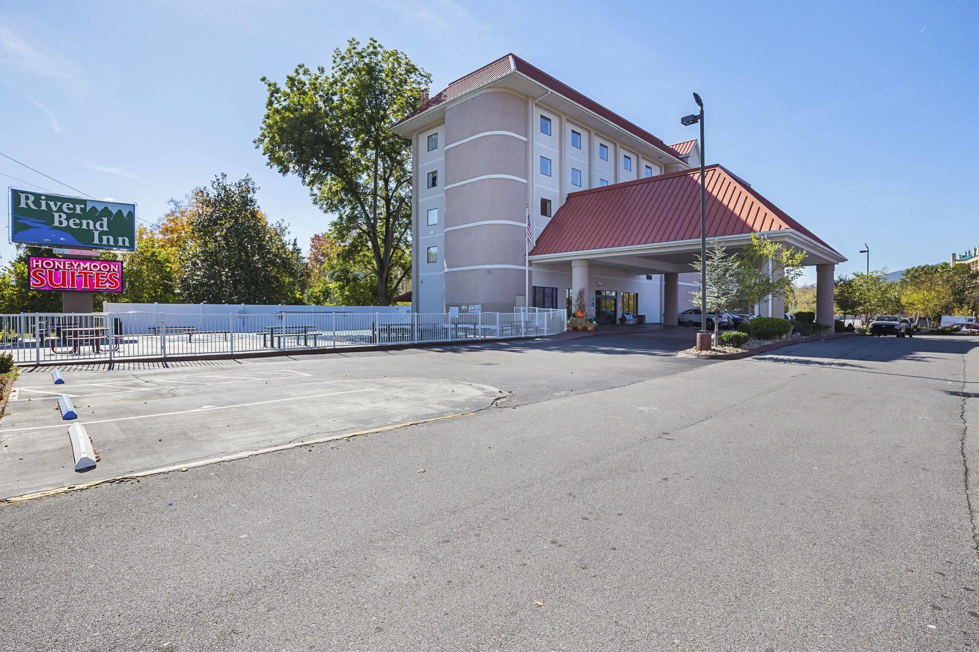 River Bend Inn - Pigeon Forge Exterior photo